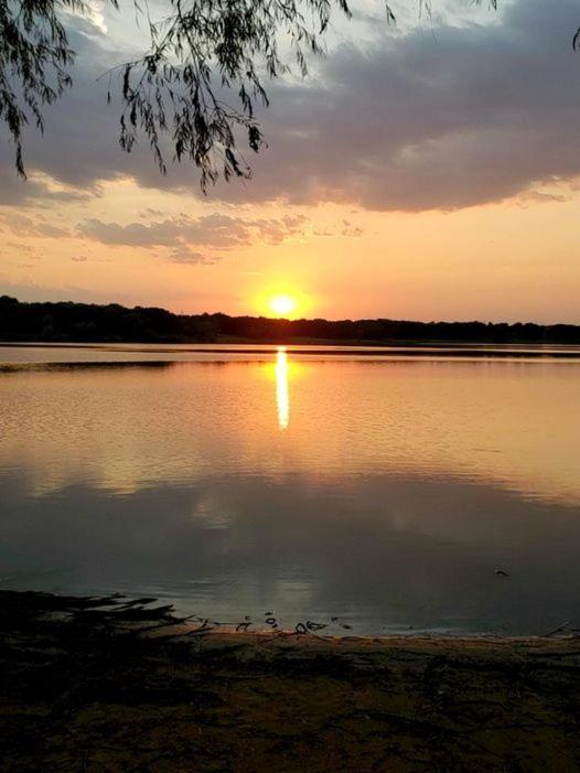 Lake Front Cottage Little Elm Екстериор снимка
